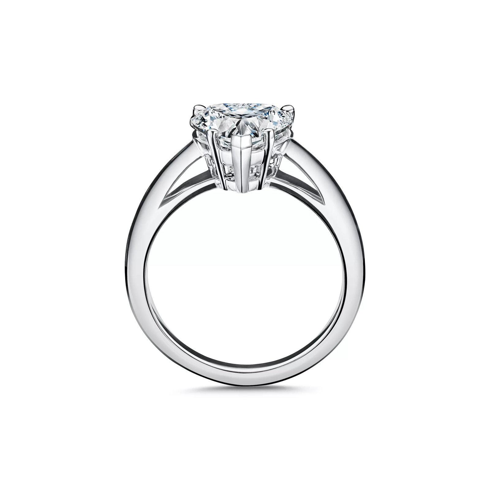 Heart-shaped Diamond Engagement Ring in Platinum