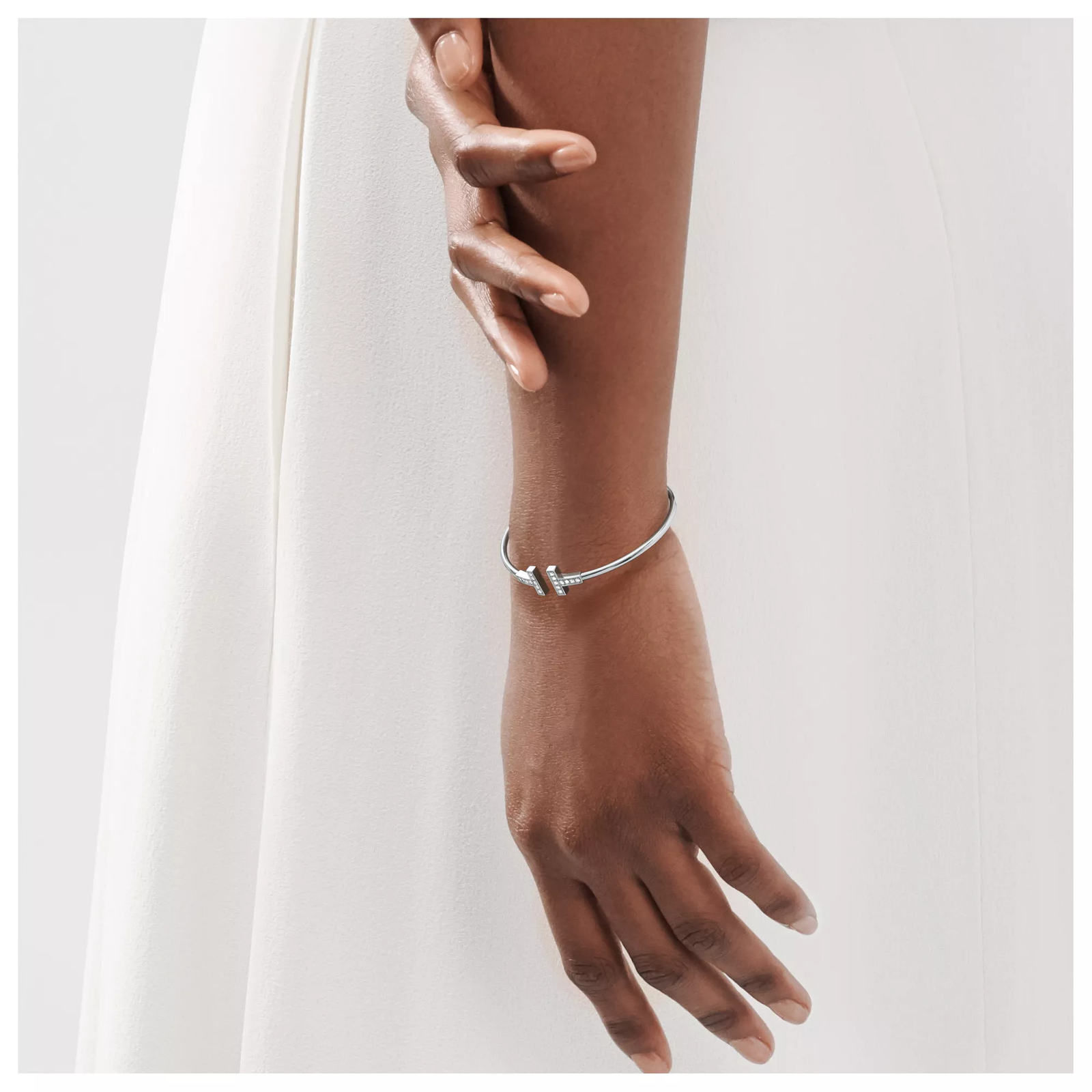 Diamond Wire Bracelet in White Gold