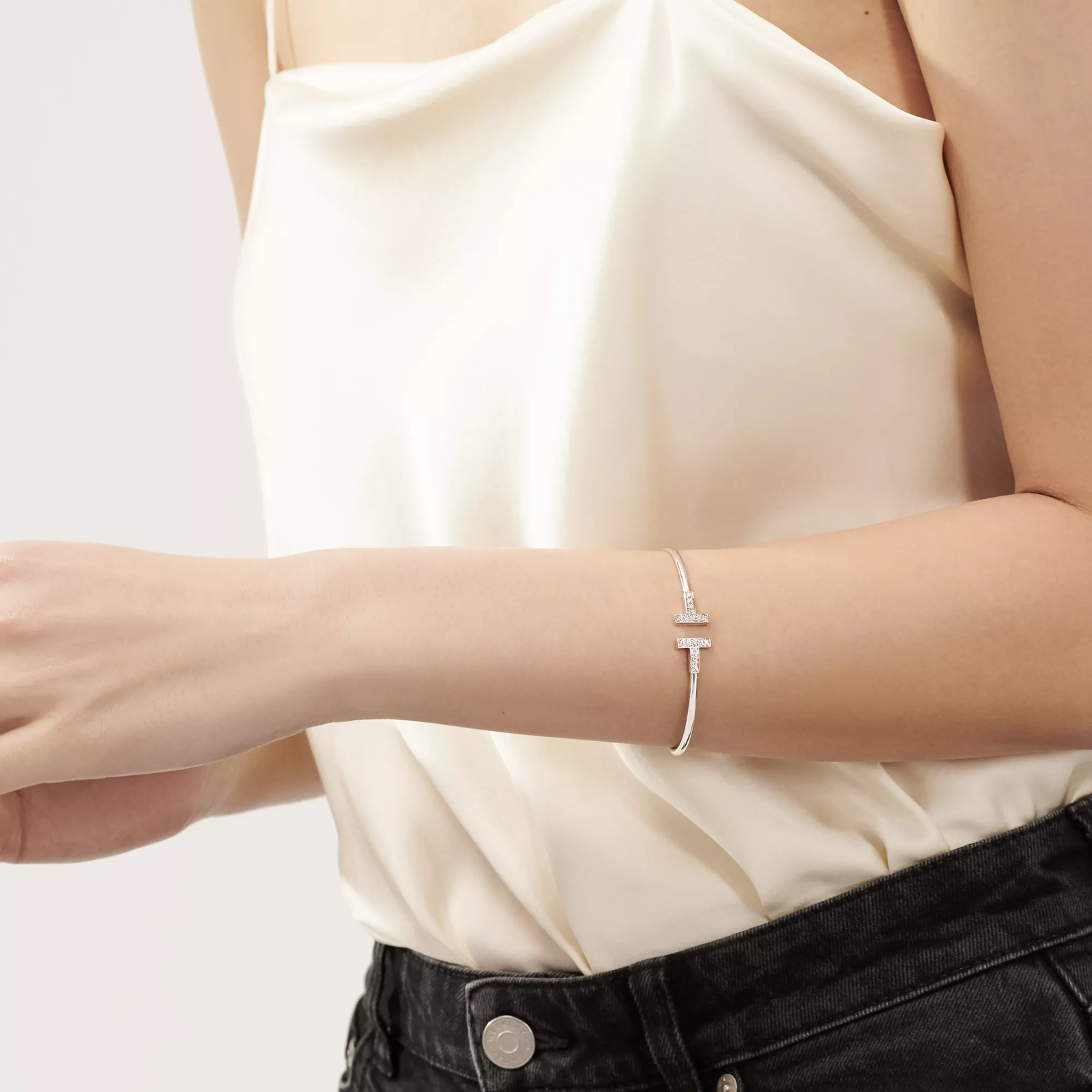 Diamond Wire Bracelet in White Gold