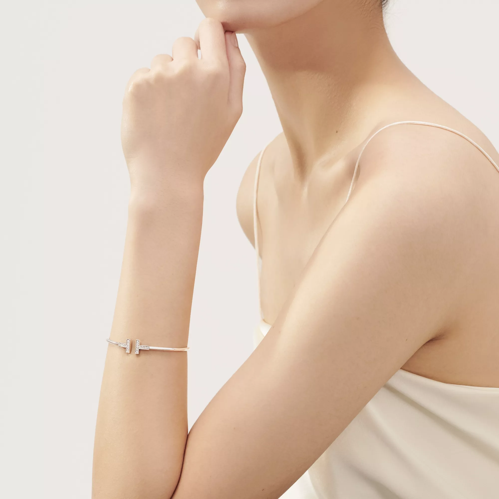 Diamond Wire Bracelet in White Gold