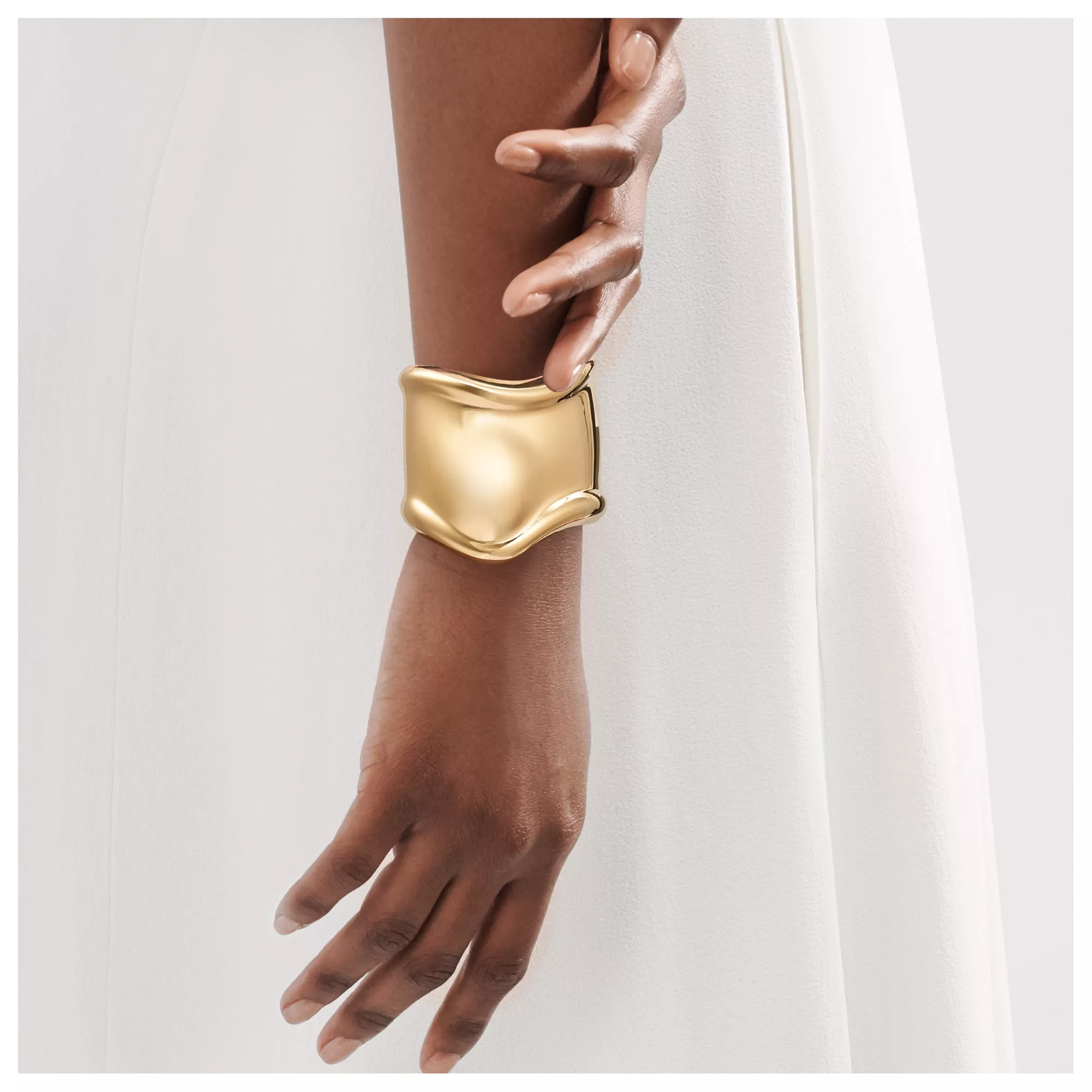 Medium Bone Cuff in Yellow Gold, 61 mm Wide
