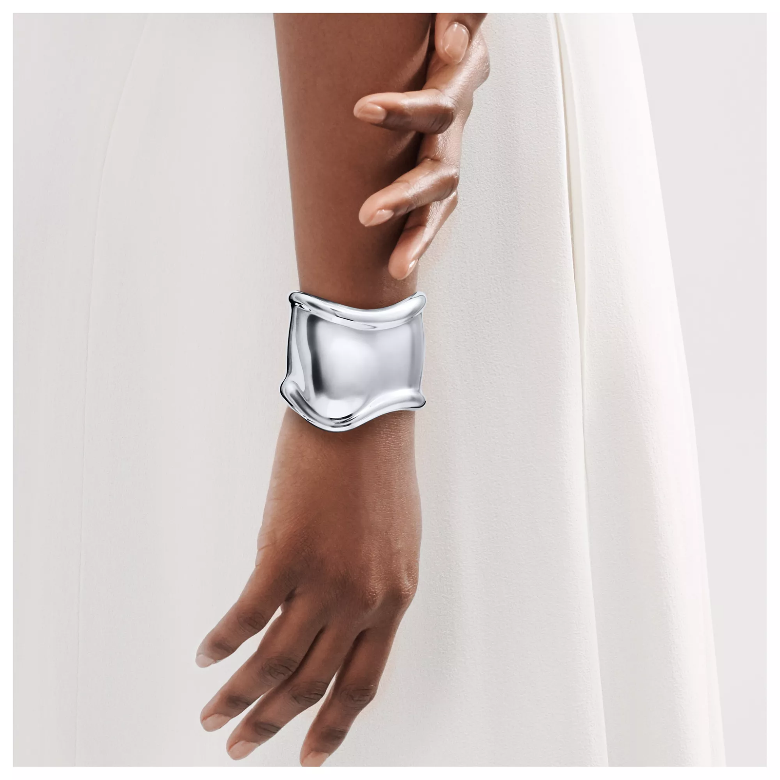 Medium Bone Cuff in Sterling Silver, 61 mm Wide