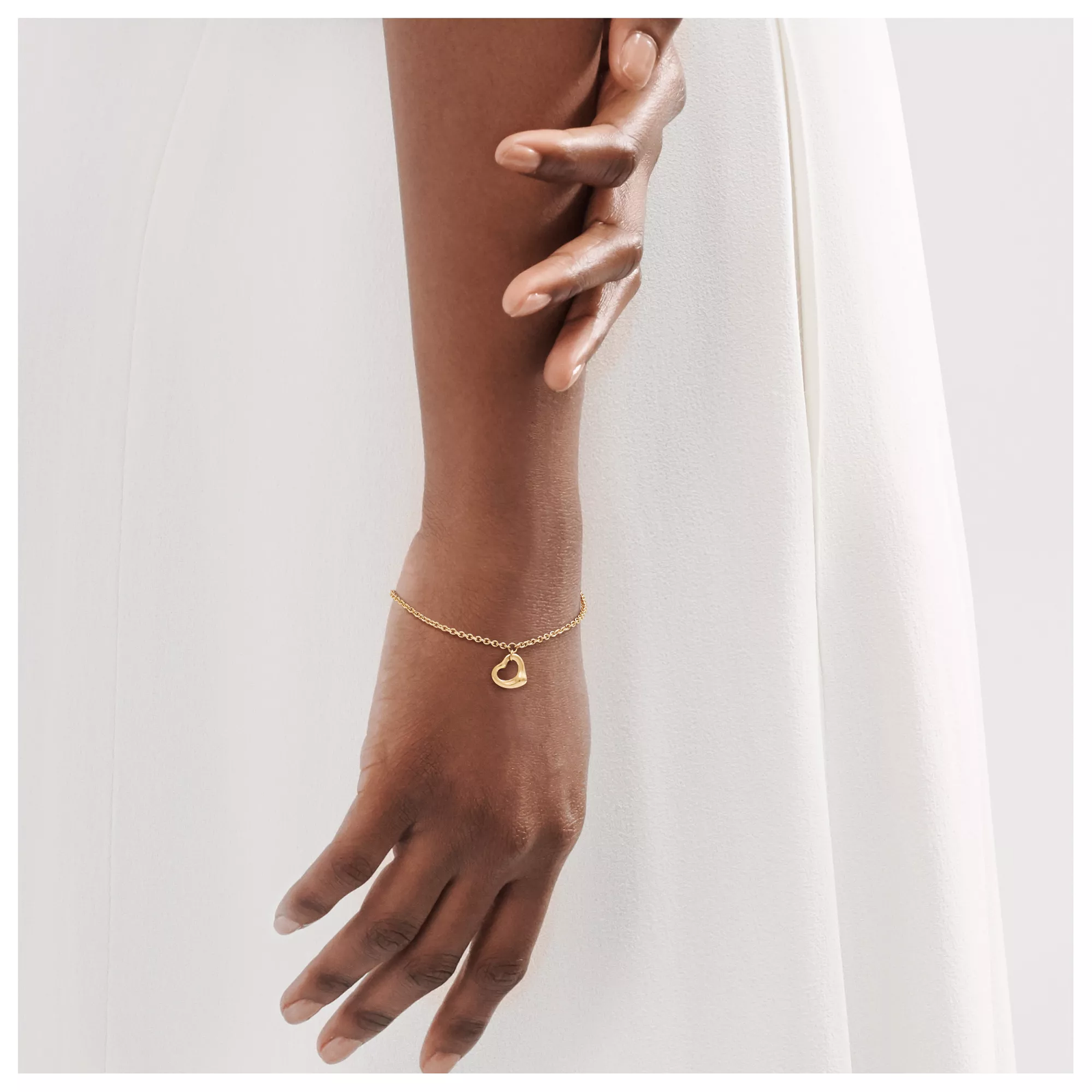 Open Heart Bracelet in Yellow Gold, 11 mm