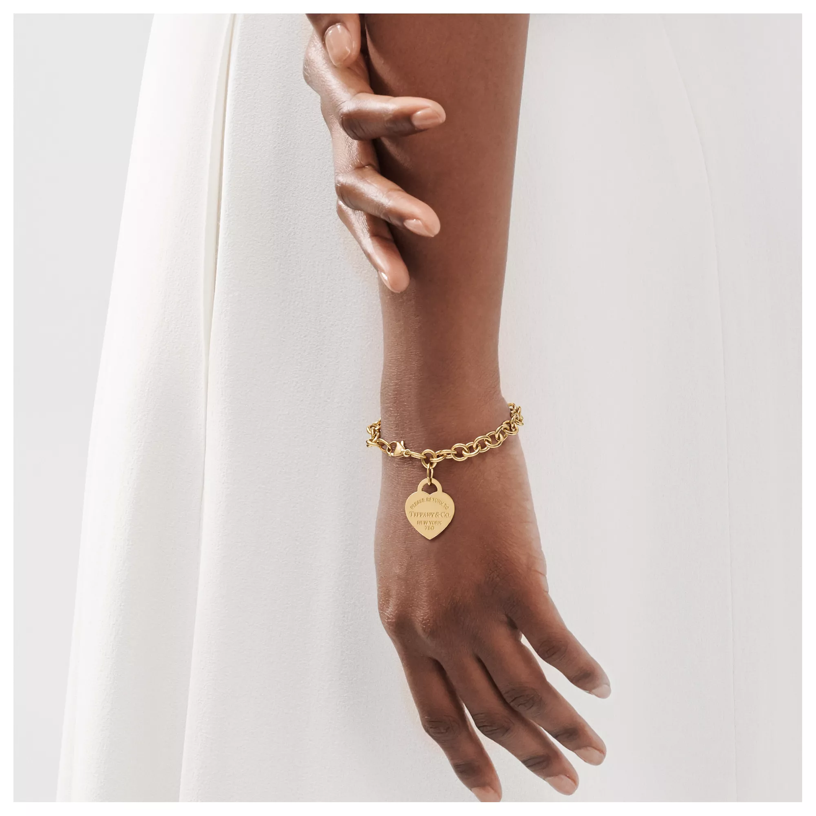 Heart Tag Bracelet in Yellow Gold, Medium