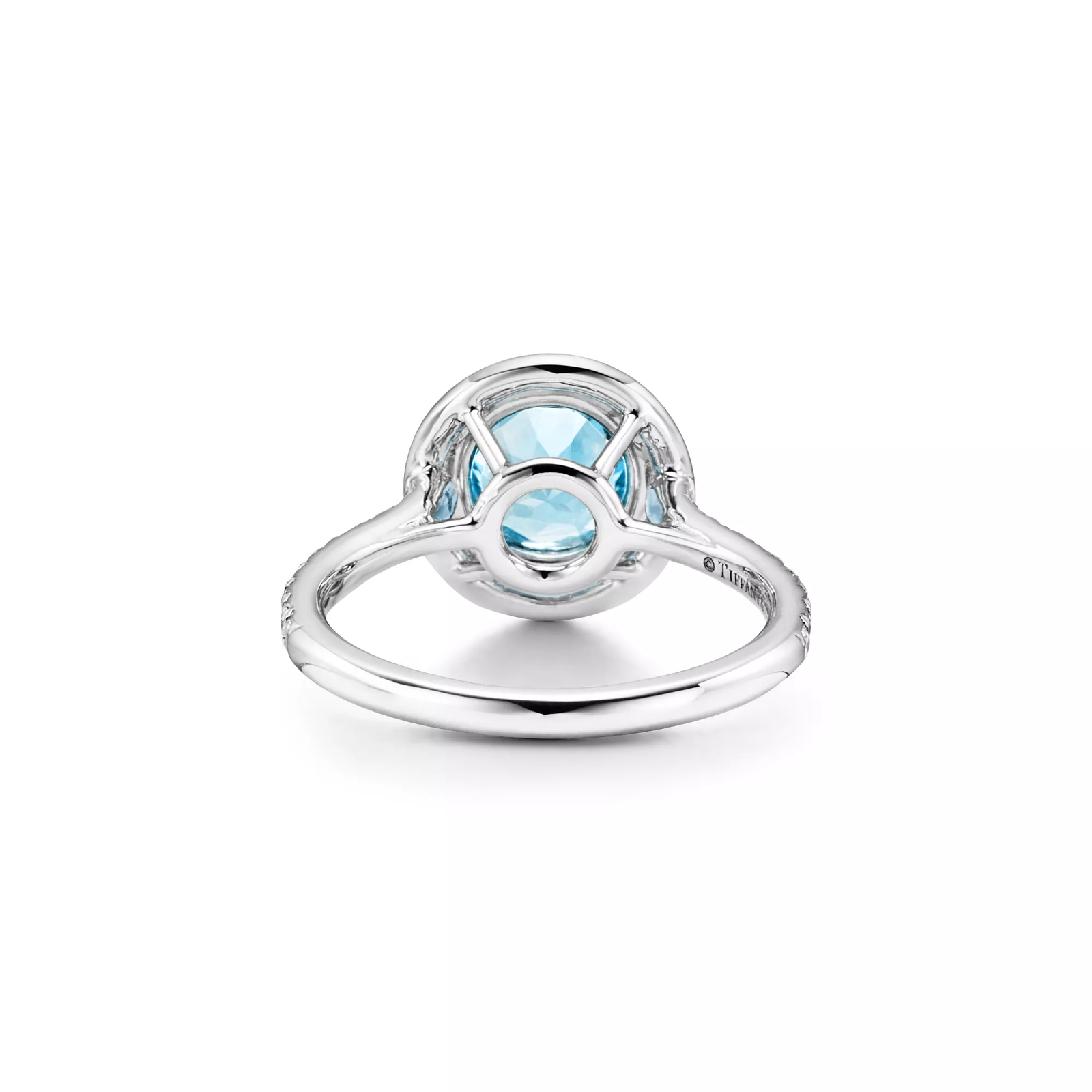 Ring in Platinum with an Aquamarine and Diamonds