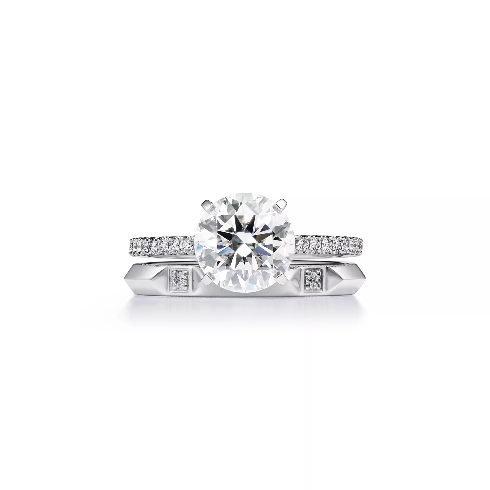 Engagement Ring with a Round Brilliant Diamond and a Platinum Diamond Band