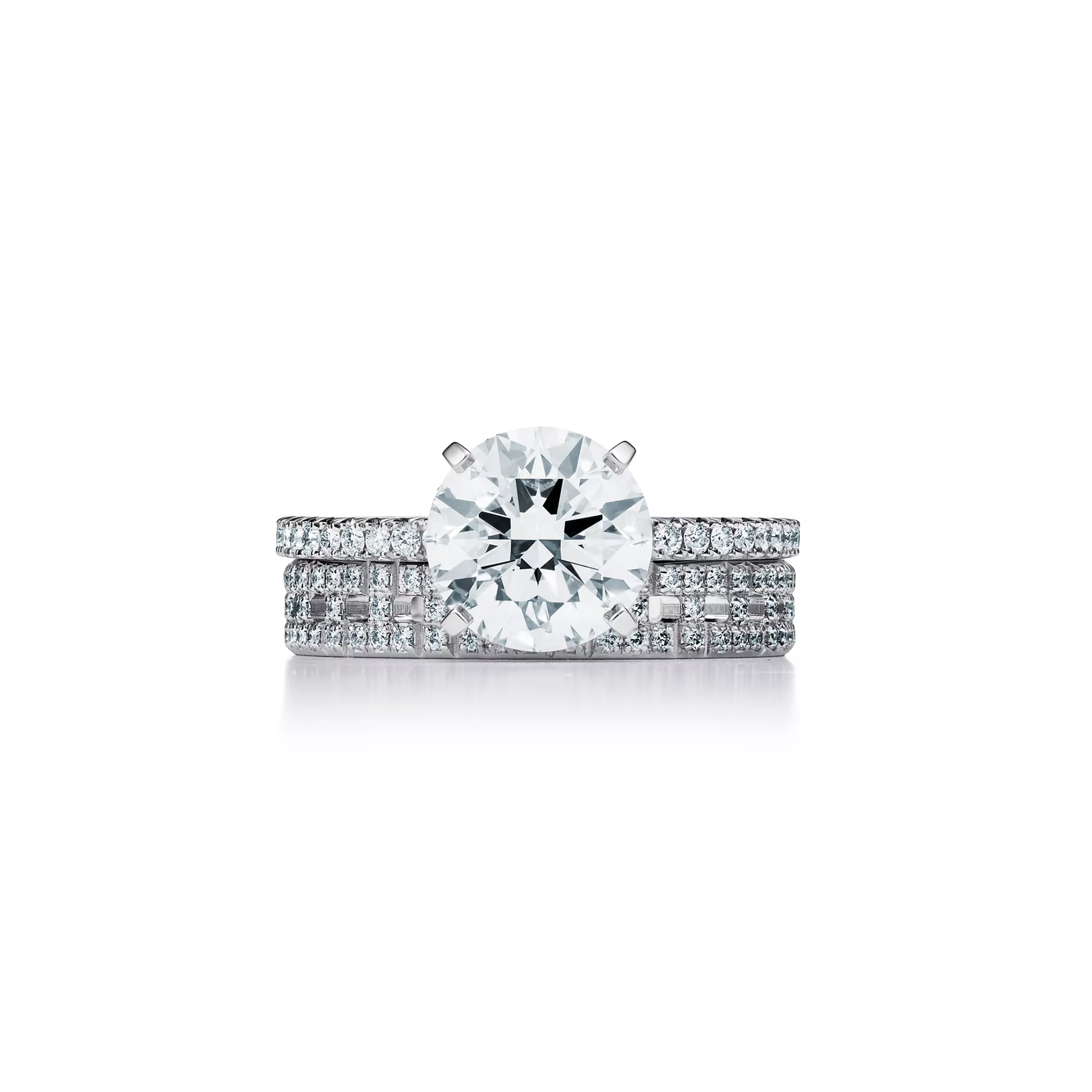 Engagement Ring with a Round Brilliant Diamond and a Platinum Diamond Band