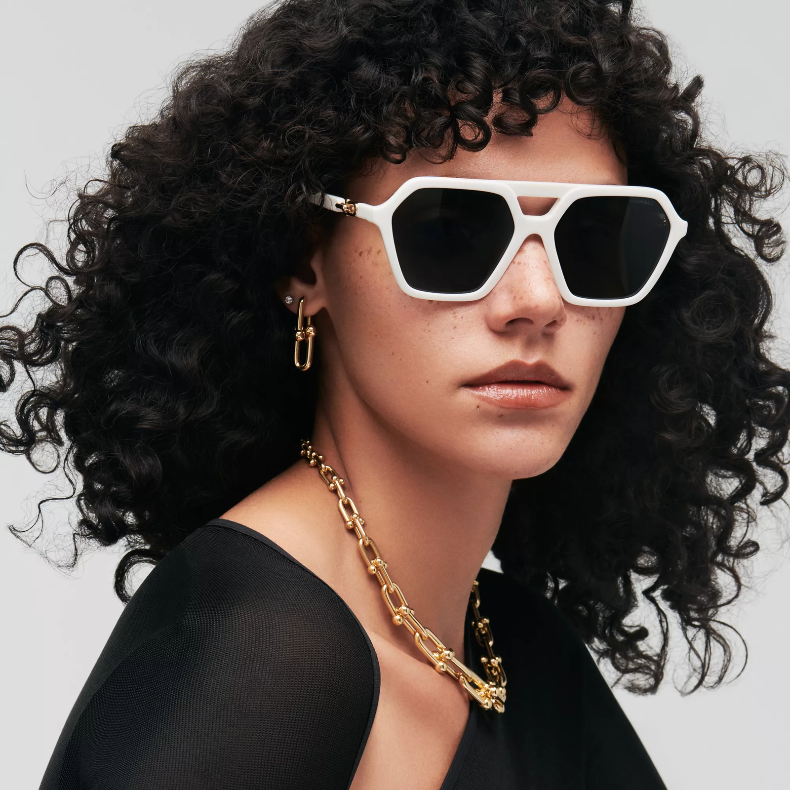 Sunglasses in White Acetate with Gray Lenses