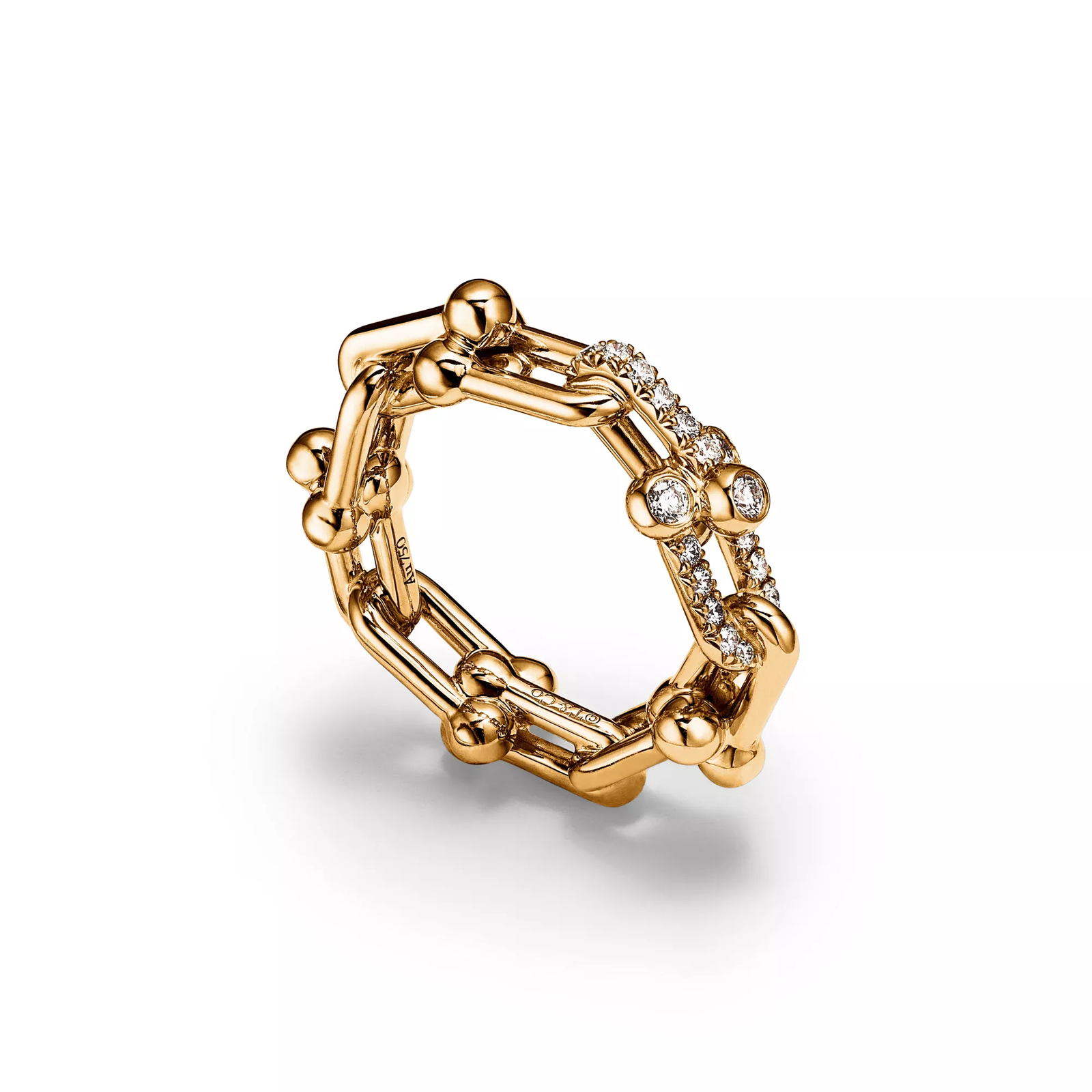 Small Link Ring in Yellow Gold with Diamonds