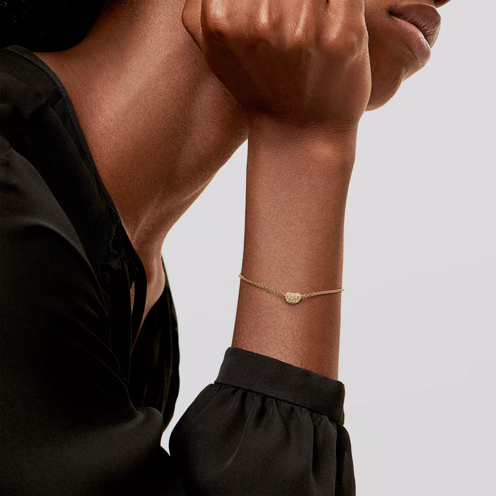 Bean design Bracelet in Yellow Gold with Diamonds