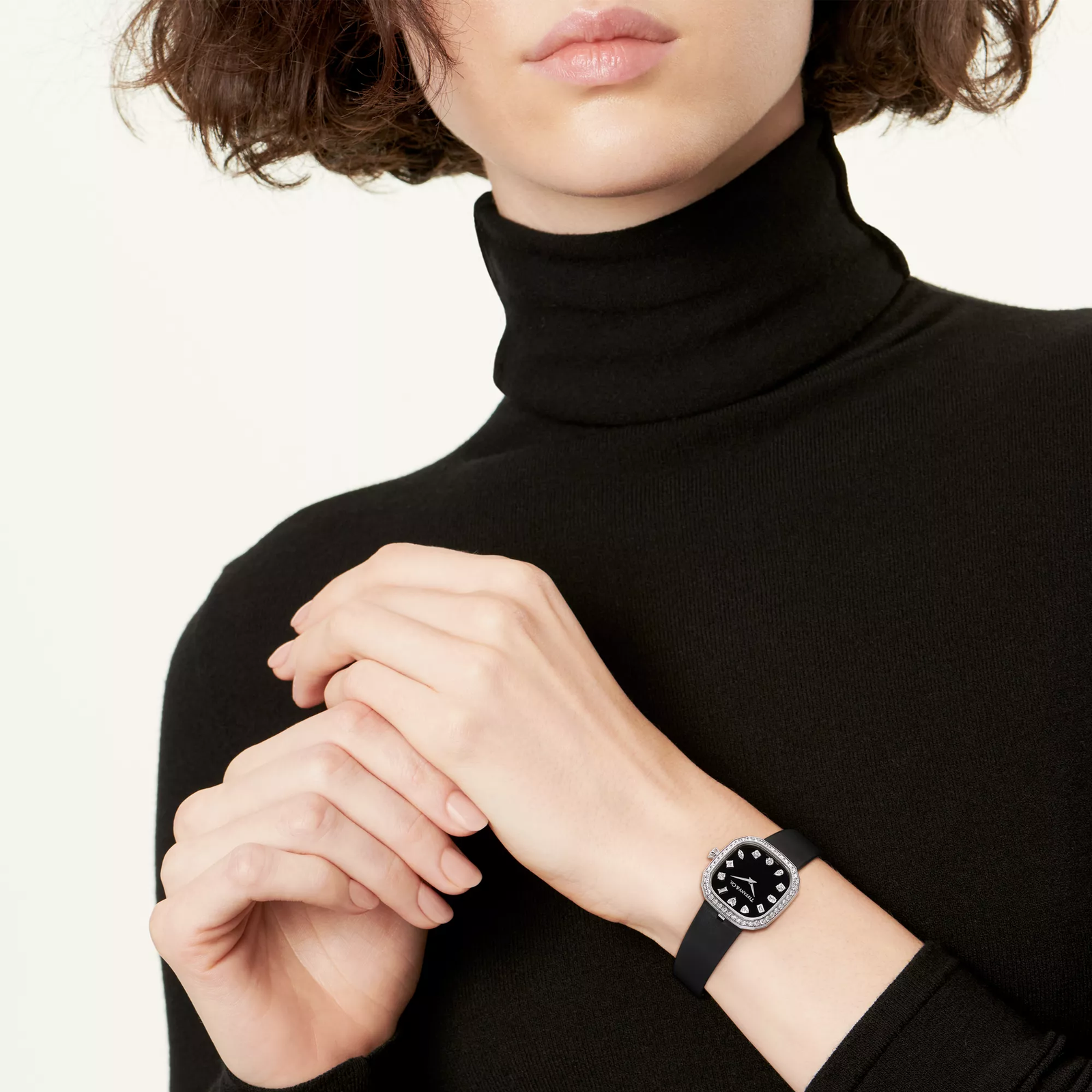 28 MM Cushion-shaped Watch in White Gold with Diamonds